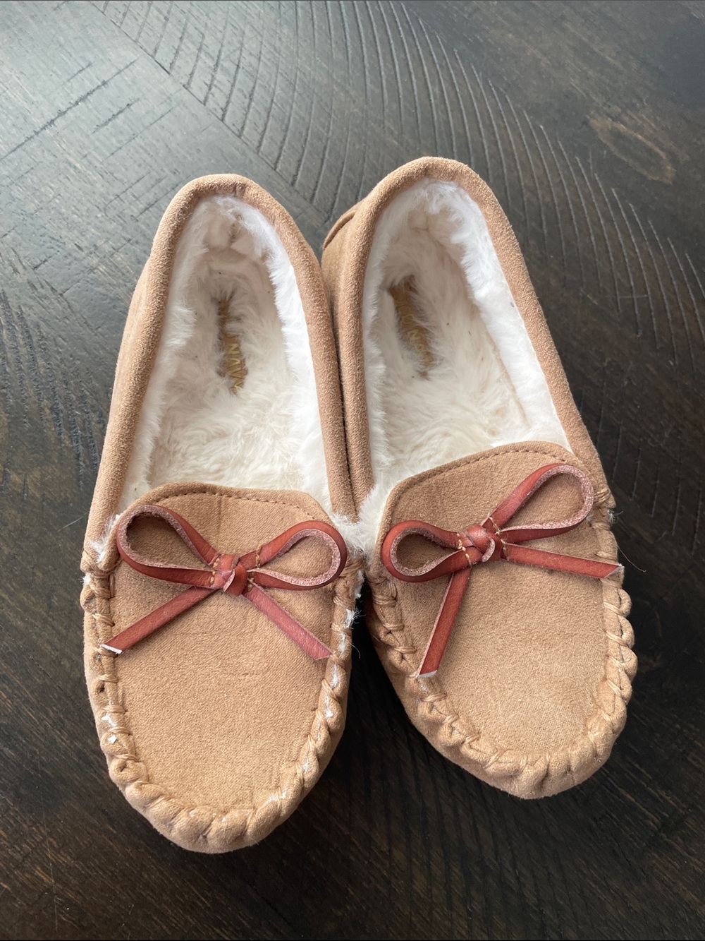 Old Navy Tan Moccasin Slippers with White Faux Fur - Picture 4 of 9